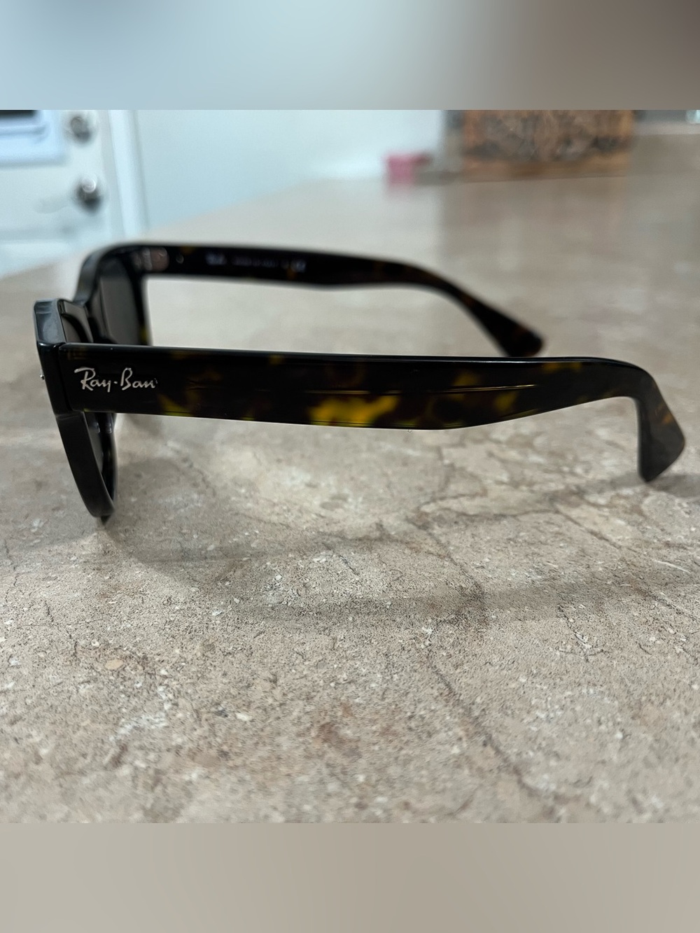 Ray-Ban Laramie tortoise sunglasses - Picture 8 of 16